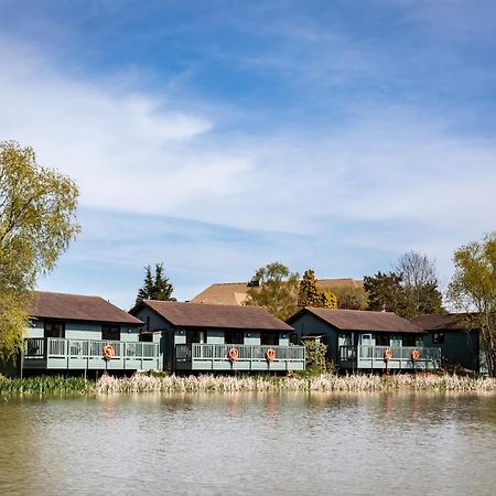 Вілла The Vale Golf & Country Club Bishampton Екстер'єр фото